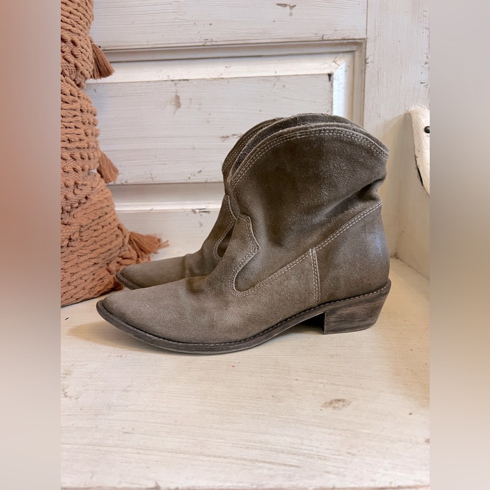 Leather low cowgirl boots